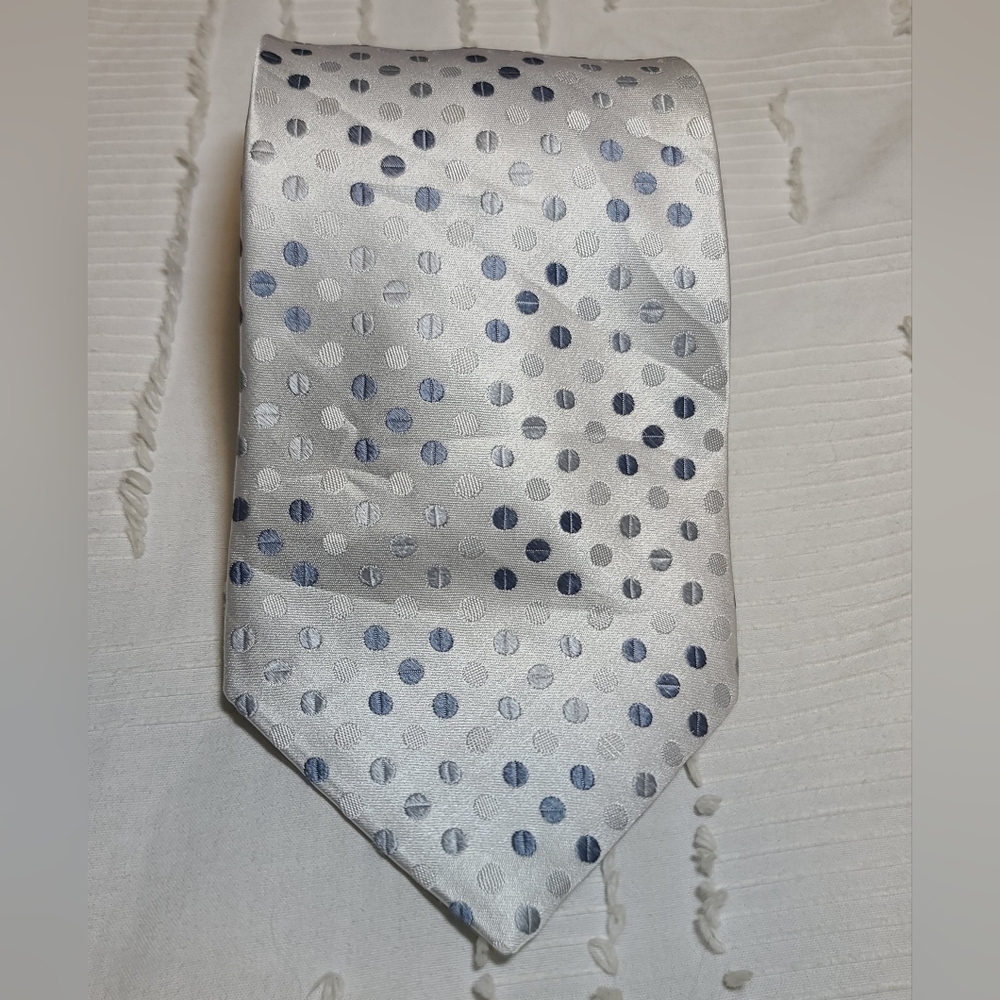 New Pronto Uomo 100% Silk Silver Blue Dot Tie